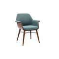 Moderne fauteuil met houten poten en gestoffeerde zitting